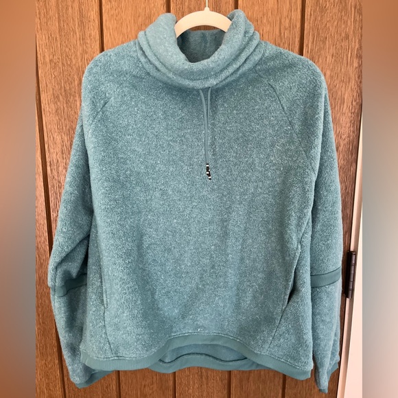 Nike women’s medium therma fleece cowl neck cozy training pullover. - Picture 3 of 4